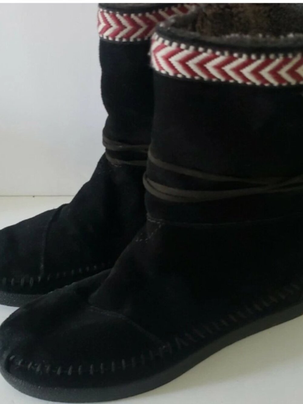 Tom's Nepal Mountain-inspired Ankle Bootie Black Suede Fleece Lined Size 6.5